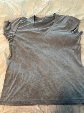Under Armour shirt size large L